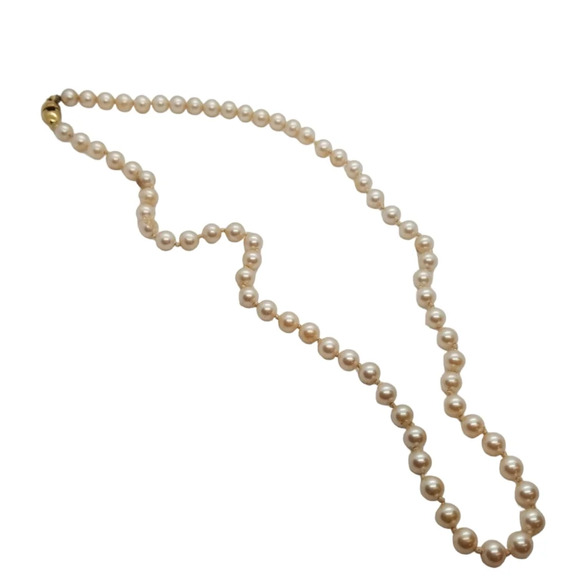 MONET 1980s VINTAGE CREAM COLORED FAUX PEARL NECKLACE - Picture 3 of 4